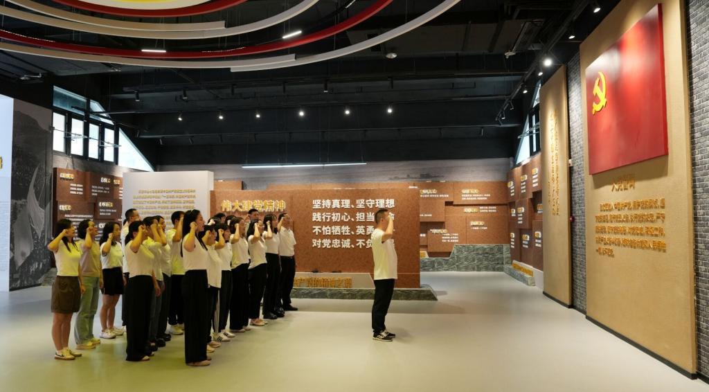 强党性 践初心 促发展——学院开展“七一”主题党日活动