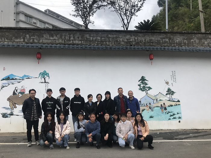 美术系巫山墙绘2[1].jpg