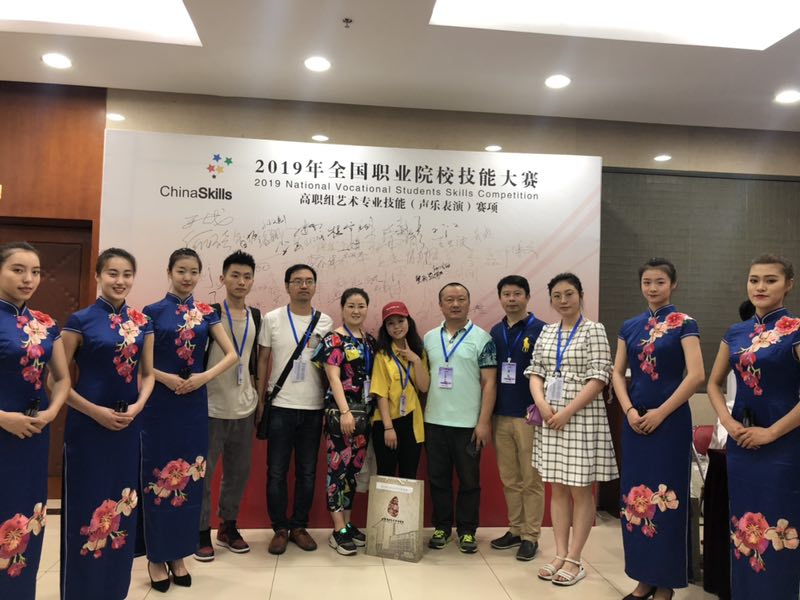 比赛结束后合影.jpg